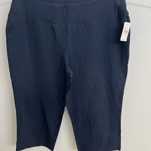 NWT Lane Bryant Size 18/20 Black Crop CasualWorkout Pull-On Capri Pants